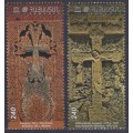 Escultura de Cruces sobre piedra